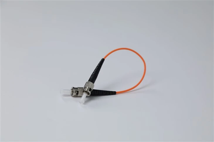 Glasfaser-Patchkabel ST UPC ZU ST UPC SIMPLEX ORANGE